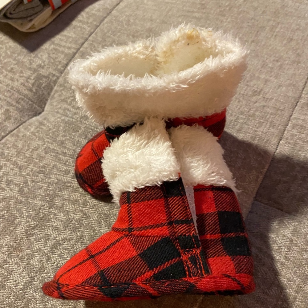 Otis slippers for baby . Fits size 4- 12 months